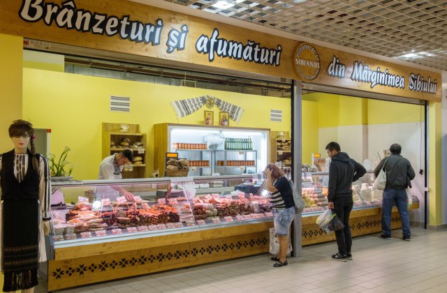 Ungurii trec granița frecvent să cumpere de la noi. Cu c&acirc;t e mai rentabil coșul de cumpărături &icirc;n Rom&acirc;nia