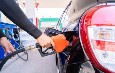 Prețuri mai mici la carburanți. Cât au ajuns să coste benzina și motorina azi, 23 decembrie 2022