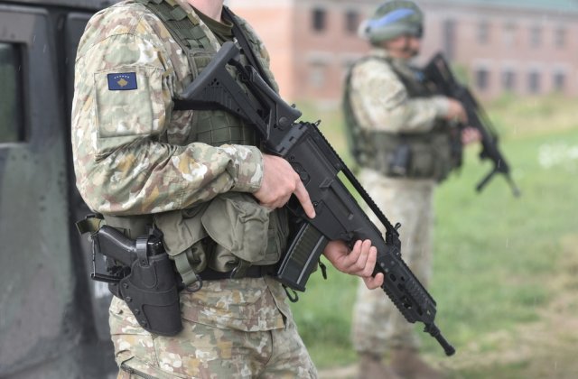 Armata s&acirc;rbă este &icirc;n stare de alertă după tensiunile cu Kosovo