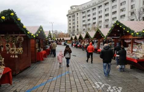 Peste 900.000 de persoane au vizitat Târgul de Crăciun din Piaţa Constituţiei