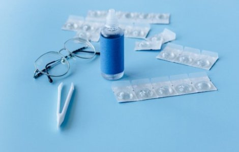 Purtarea corectă a lentilelor de contact: 5 aspecte importante