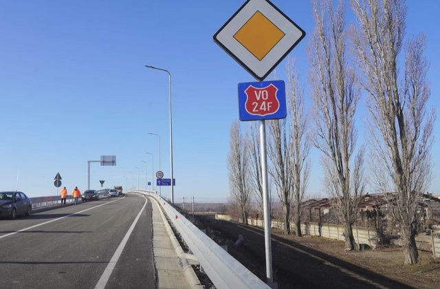 Record rom&acirc;nesc: șosea de 7 km terminată &icirc;n 10 ani 