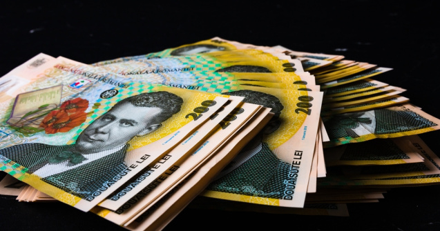 Vouchere sociale și în 2023. Când vor primi românii prima tranșă din acest an