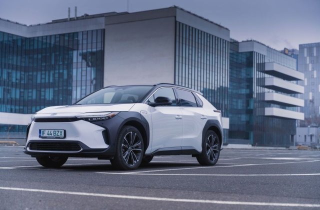 Test drive Toyota bZ4X - Cutezătorii