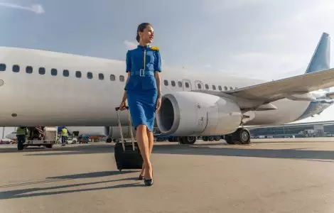 Viitoare stewardese, obligate să se dezbrace la un concurs de angajare