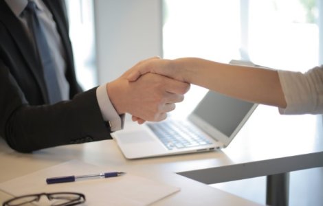 Cum să creezi o primă impresie pozitivă la interviul de angajare