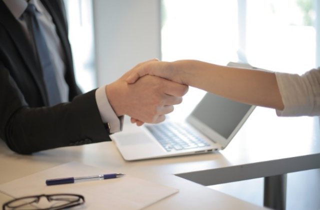 Cum să creezi o primă impresie pozitivă la interviul de angajare