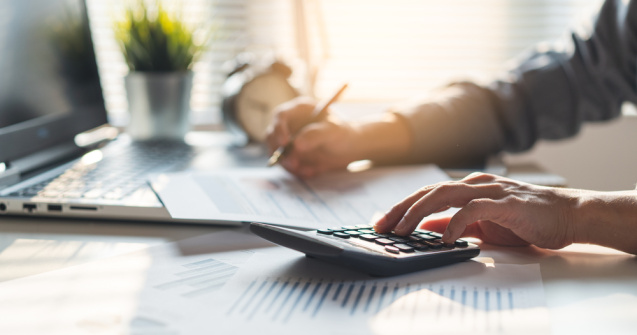 Nou val de scumpiri în 2023 adus de modificările fiscale. Taxe de 7 ori mai mari pentru micii antreprenori