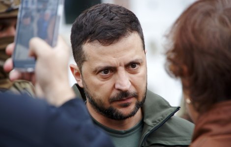 Zelenski: „Forțele ucrainene rămân pe poziții în două orașe-cheie din sudul Ucrainei”