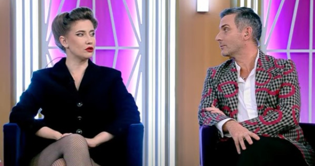 Denise Rifai, desființată de Iulia Albu. Ținuta prezentatoarei nu a fost pe placul ei: „Nu e o pungă? E o geantă?”