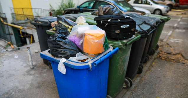 Românii vor achita mai mult pentru gunoi. Ce prevăd noile obligații