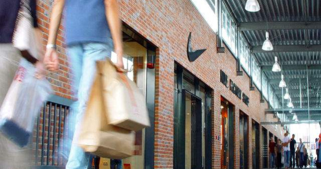  Top  Ce METODE folosesc magazinele pentru a te lasa FARA BANI