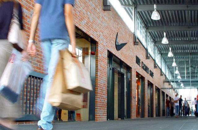 Ce METODE folosesc magazinele pentru a te lasa FARA BANI