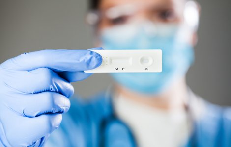 Testele combo au atins vânzări record în România. Oamenii, speriați de Flurona