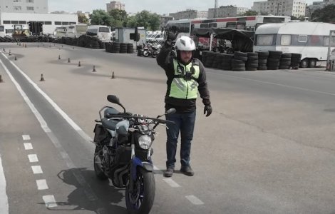 Schimbări la examenul auto pentru scutere și motociclete. Examinatorii au cerut modificarea Codului Rutier