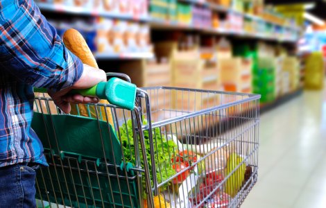 Prețul la pâine, carne şi lapte a crescut în ultimul an.Cât de mult s-au scumpit