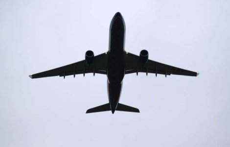 60% din zborurile Air France programate pentru luni vor fi anulate