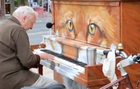  Video  EMOTIONANT! Interpretare uimitoare pe strada