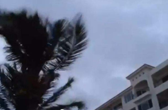 [VIDEO] Uraganul Odile a facut RAVAGII in Mexic! Mii de turisti, blocati in aeroporturi