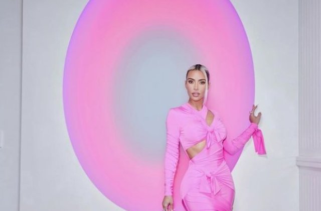 Kim Kardashian, achiziție neașteptată la o licitație. Vedeta a cumpărat un crucifix purtat de prințesa Diana