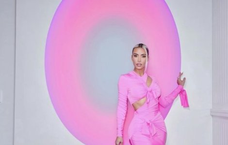 Kim Kardashian, achiziție neașteptată la o licitație. Vedeta a cumpărat un crucifix purtat de prințesa Diana