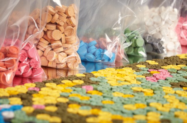 VIDEO Aproape un kilogram de droguri a fost găsit &icirc;n Pădurea Băneasa, l&acirc;ngă Academia de Poliție