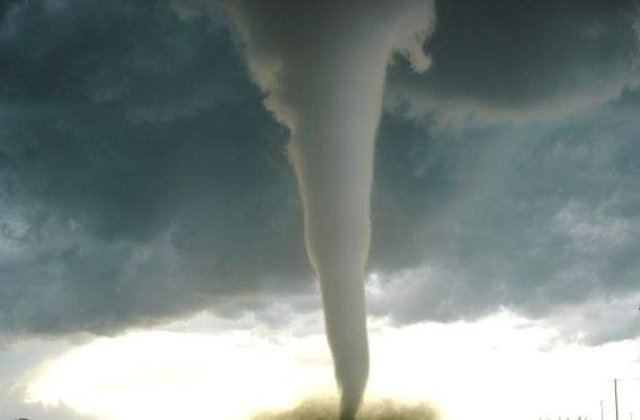 STUDIU: Oamenii se tem mai mult de catastrofe naturale decat de razboi