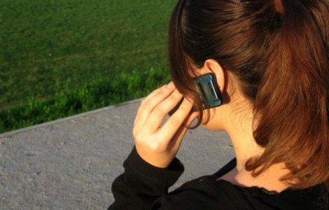  Top  RISCURILE la care esti expus cand folosesti telefonul mobil