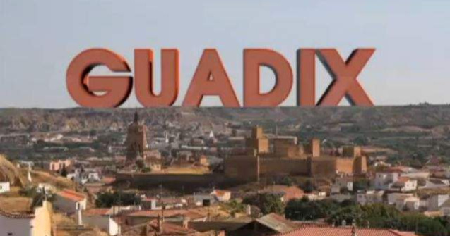  Video  Orasul spaniol unde jumatate din populatie traieste in pesteri