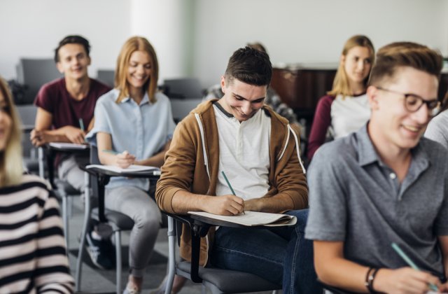 Elevii au revenit la ore. C&acirc;nd este următoarea vacanță școlară