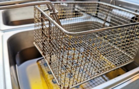 Cum alegi o friteuză profesională: 6 aspecte de care să ții cont