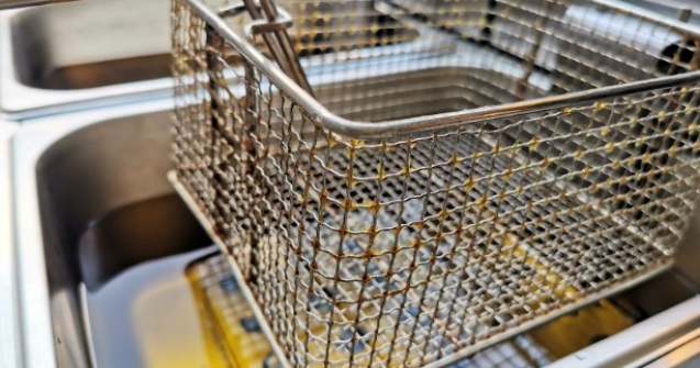 Cum alegi o friteuză profesională: 6 aspecte de care să ții cont