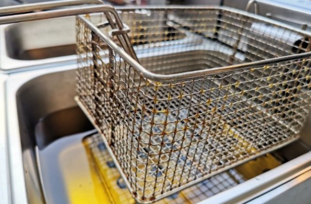 Cum alegi o friteuză profesională: 6 aspecte de care să ții cont