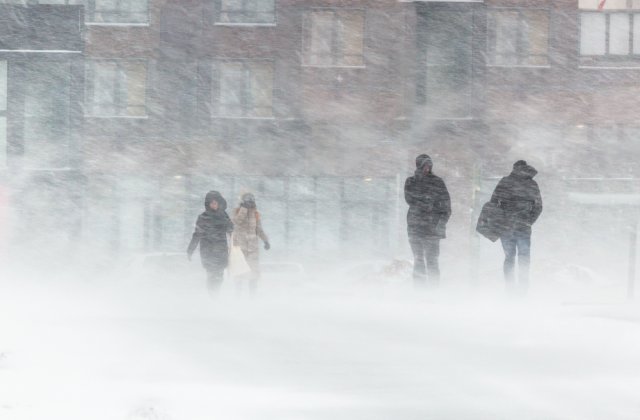 ANM: Alertă de viscol, lapoviță și ninsori &icirc;n mai multe zone din țară, inclusiv &icirc;n București. COD GALBEN de vreme severă, p&acirc;nă s&acirc;mbătă noapte