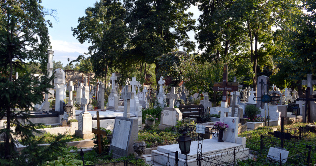 E scump și să mori în România. Un loc de veci se vinde și cu 6.000 de euro