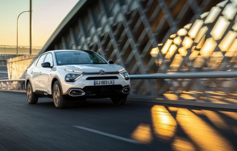 Test drive Citroen C4 X electric - Pată de culoare