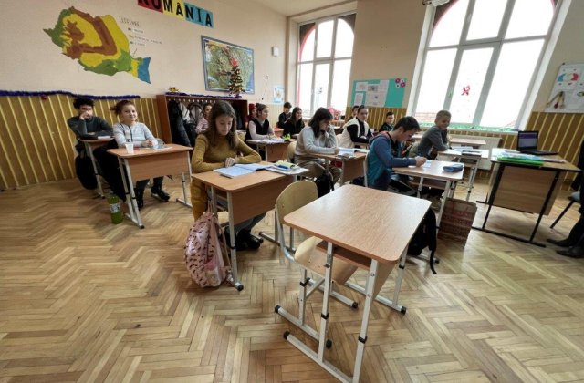 Copiii din Daneș pot numi acasă școala renovată de un ONG cultural 