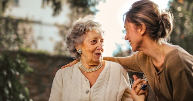 Cum să îți surprinzi mama de 8 martie? 6 idei de cadouri speciale