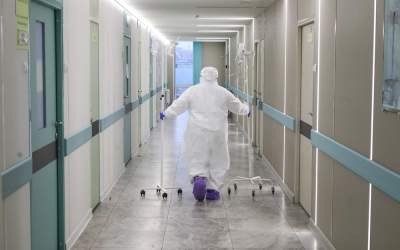 Peste 2.300 de cazuri noi de...