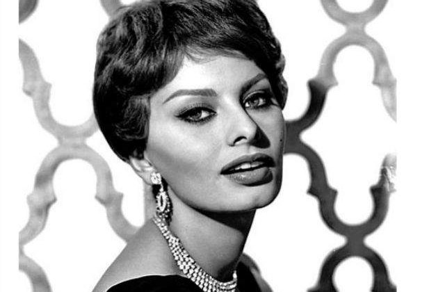 La 80 de ani Sophia Loren lanseaza o carte de memorii si o expozitie personala