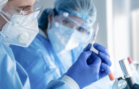 OMS a decis să mențină în continuare nivelul maxim de alertă pentru COVID-19