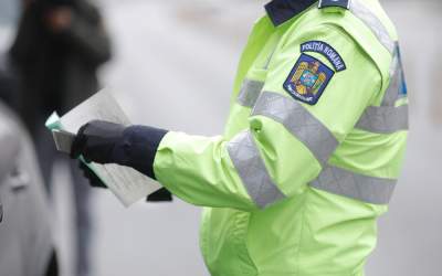 Uniformele polițiștilor la...