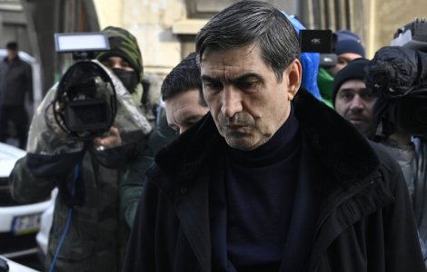 Stenograme în dosarul de la DNA al familiei Pițurcă. Fostul selecționer și fiul lui au driblat arestul. Țuțu: „Aducem marfa. Împărțim la 3? Da!”