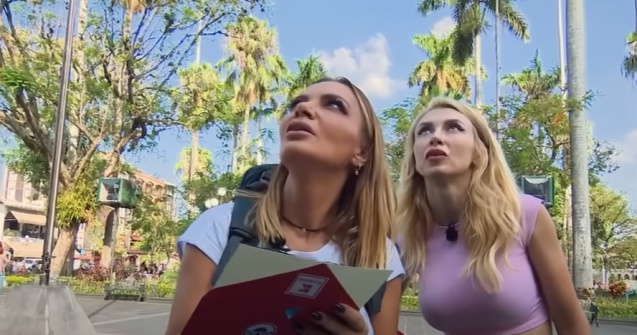 Andreea Bălan și Andreea Antonescu, ajutate de un șofer daltonist. Vedetele s-au panicat