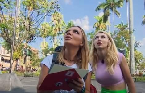 Andreea Bălan și Andreea Antonescu, ajutate de un șofer daltonist. Vedetele s-au panicat