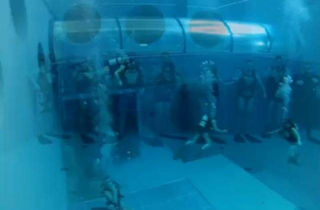 [VIDEO] Cum arata cea mai ADANCA piscina din lume!