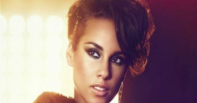 Alicia Keys, insarcinata in luna a sasea, a pozat nud