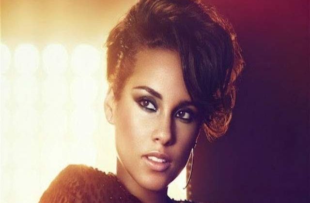 Alicia Keys, insarcinata in luna a sasea, a pozat nud