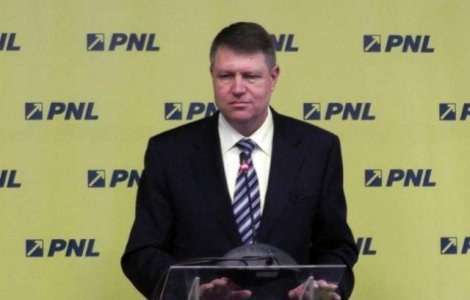 Iohannis: Sotia mea nu va urca pe scena in campanie
