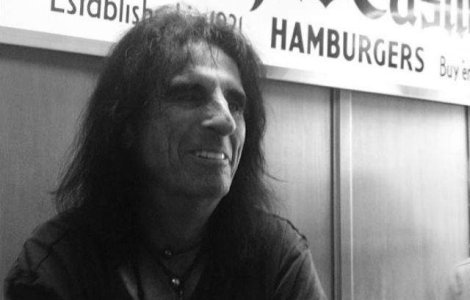 Alice Cooper si-a deschis un magazin cu haine